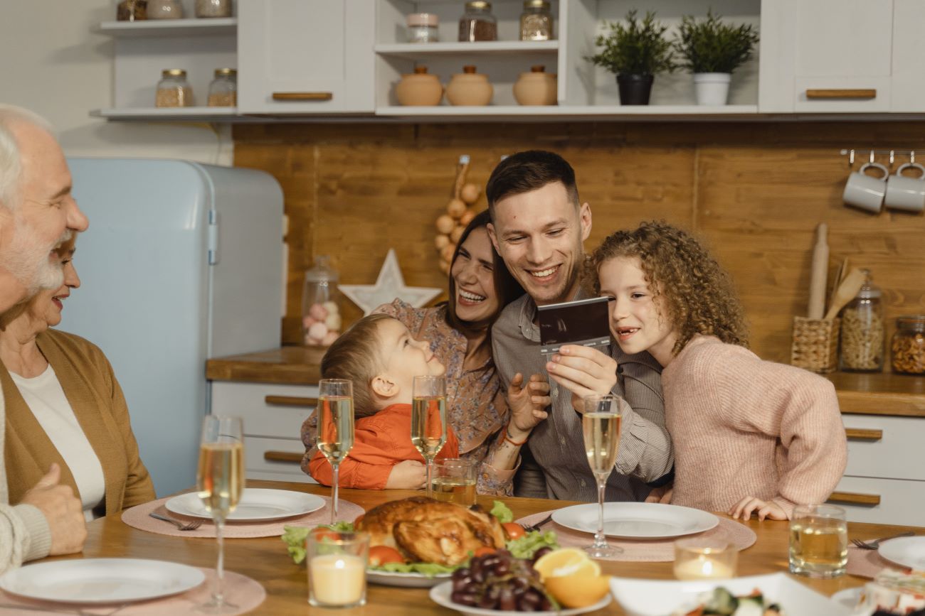 Gezellig met de feestdagen als familie bij elkaar.