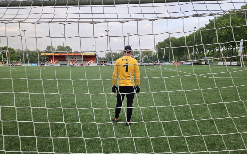 Coen van Beek op doel tijdens Intro Cup 2024