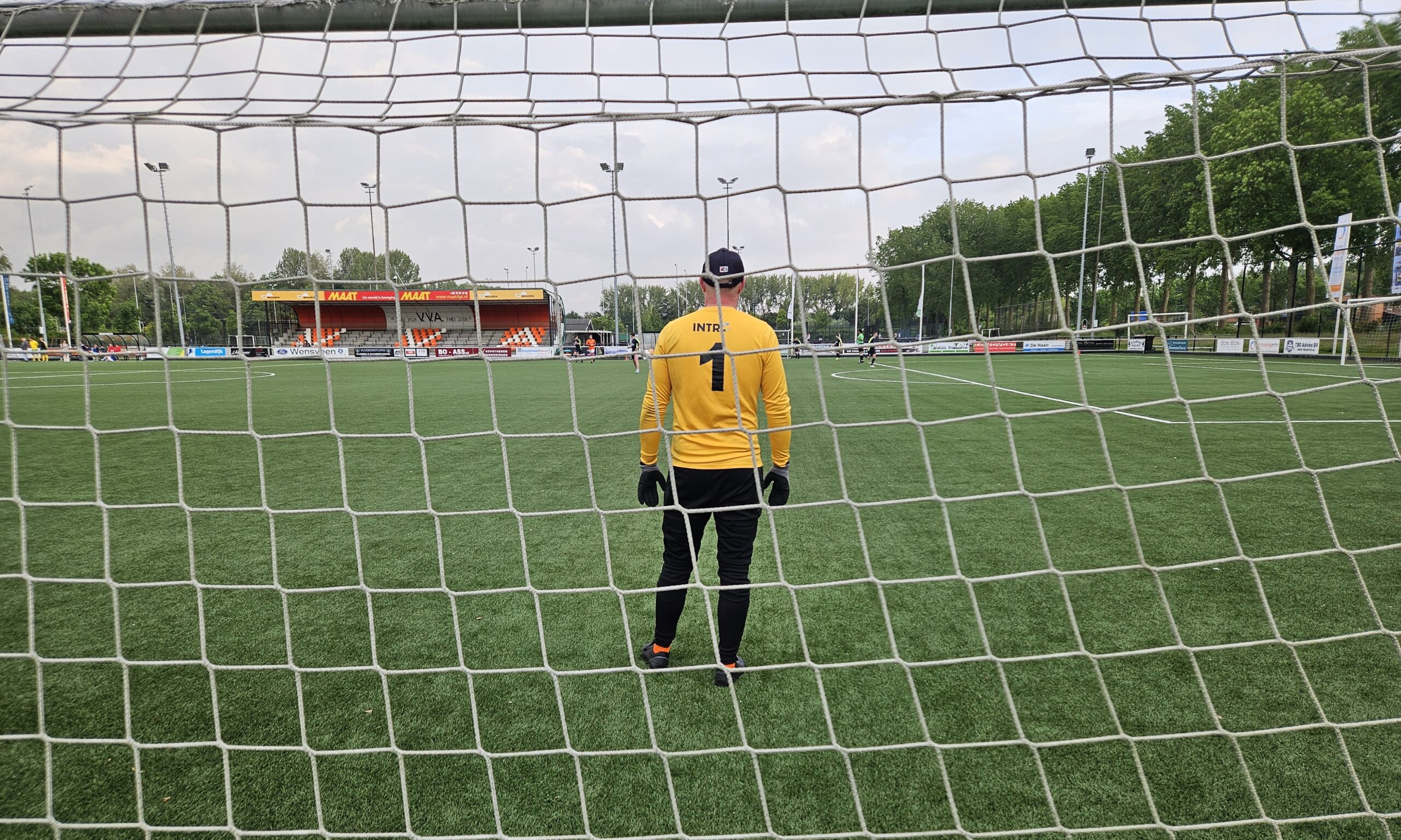 Coen van Beek op doel tijdens Intro Cup 2024