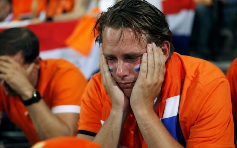 Hoe verwerk je uitschakeling Oranje op je werk